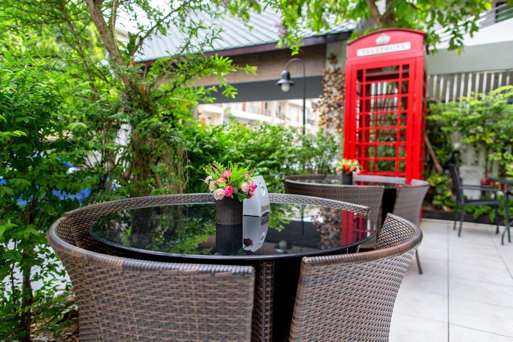 Soho Boutique Hotel Tak Exterior foto